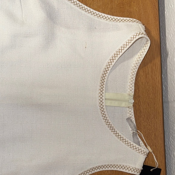 White Sleeveless Top and Pants Set - Picture 5 of 6